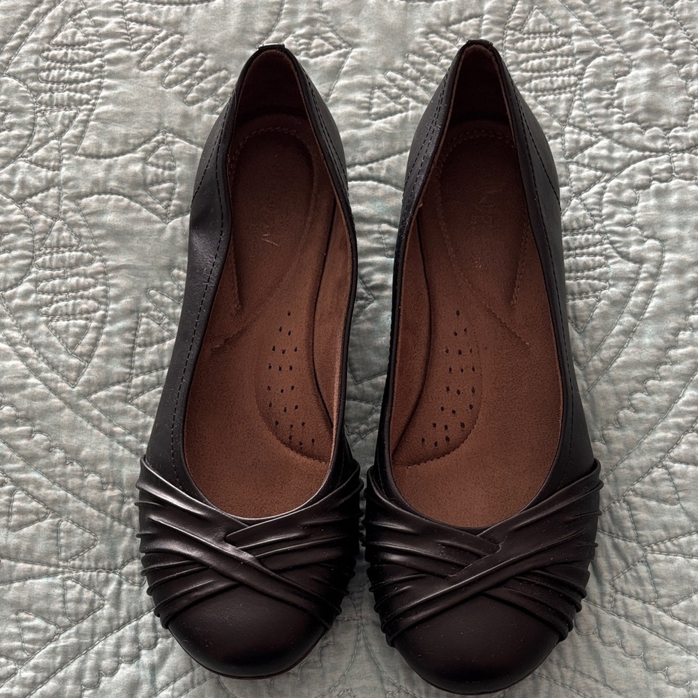 Natural Soul Women's Black Flats 8.5M